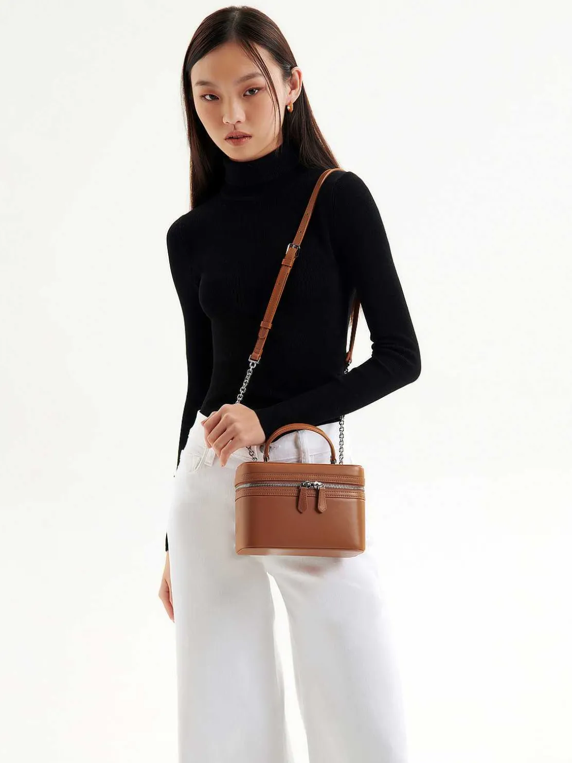 Ari Boxy Shoulder Bag