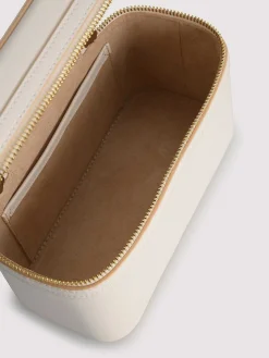 Ari Boxy Shoulder Bag