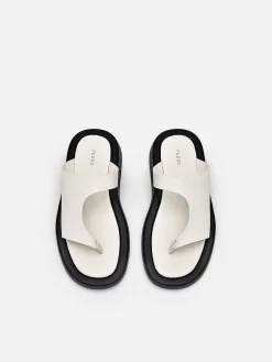 Este Thong Sandals