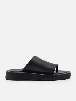 Este Thong Sandals