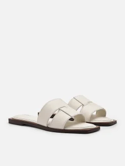 Iza Flat Sandals