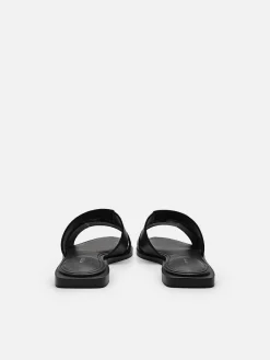 Iza Flat Sandals