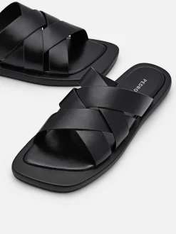 Izzie Flat Sandals