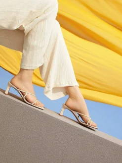 Strappy Toe Loop Heel Sandals