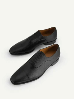 Textured Leather Oxford Shoes
