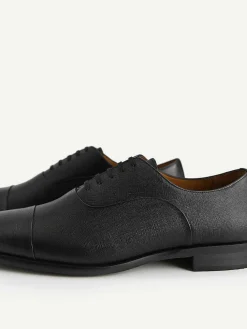 Textured Leather Oxford Shoes